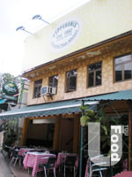 &nbsp;Pepperonis Pizza & Cafe