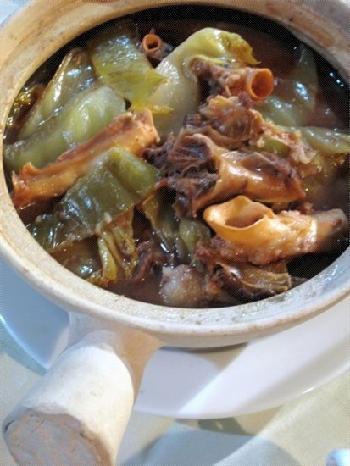 大家就坐在紅磚屋Food Court吃！