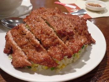 排骨蛋炒飯
