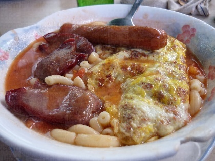 紅腸腸仔碎牛炒蛋蕃茄通粉