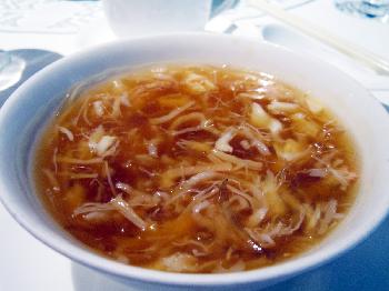 蟹肉紅燒翅的賣相不俗。