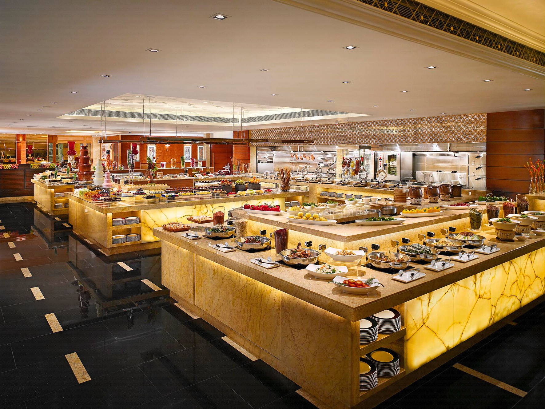 自助午餐+7+折优惠