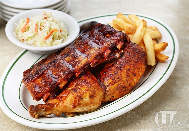 烤美国猪排骨及烧烤鸡拼盘